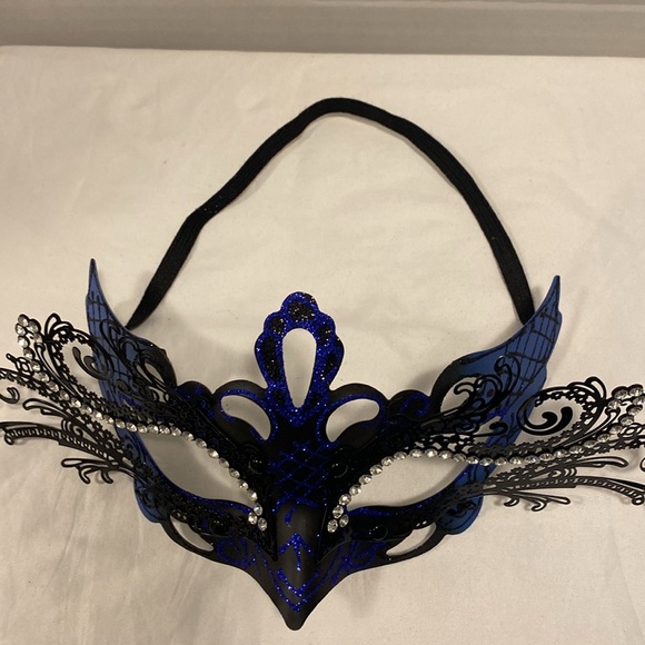 Never Worn Masquerade Mask - Picture 2 of 3